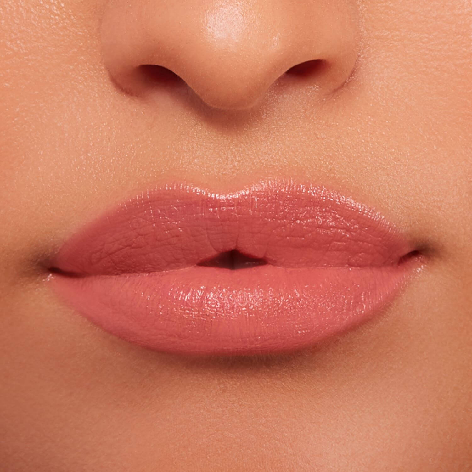 POWER-FULL PLUMP LIP BALM (BÁLSAMO LABIAL HIDRATANTE Y VOLUMINIZADOR)
